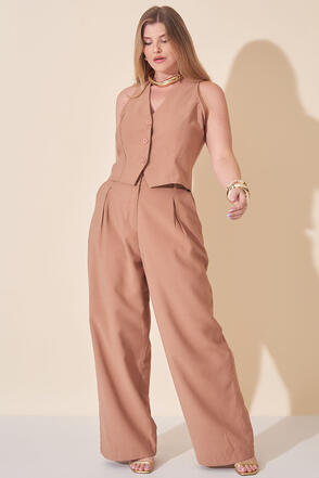 Conjunto Plus Size Colete e Calça Bege