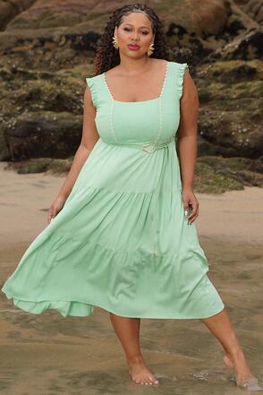 Vestido Plus Size Midi Verde