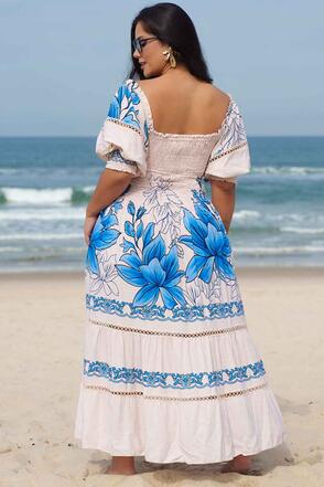 Vestido Plus Size Mar de Flores