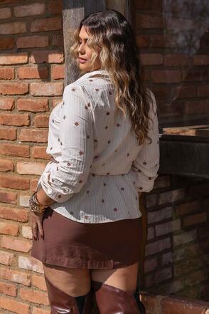 Camisa Plus Size Bordado Eletrônico
