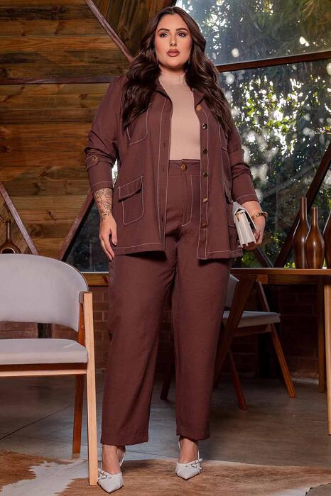 Conjunto Plus Size Jaqueta e Calca Marrom