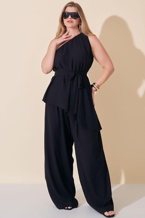 Conjunto Plus Size Blusa Manga Nula e Calça Preto