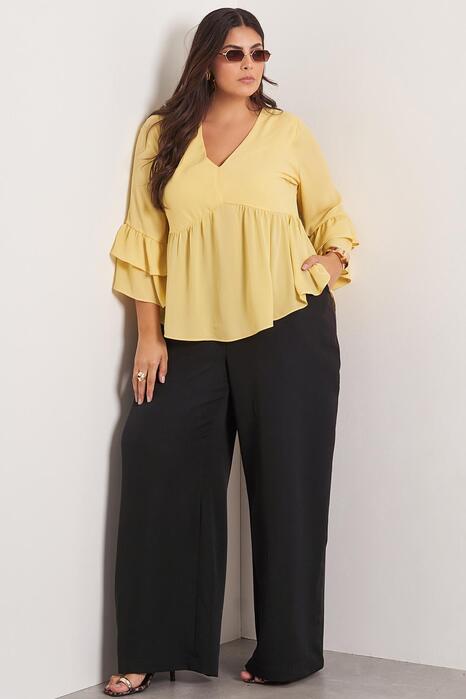 Blusa Plus Size Flora Decote V Amarela