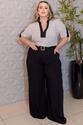 Camisa Plus Size Bicolor Decote V Preta