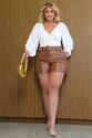 Short Plus Size em Corino - Marrom