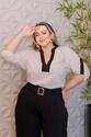 Camisa Plus Size Bicolor Decote V Preta