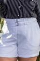 Short Plus Size Branco Fivelas